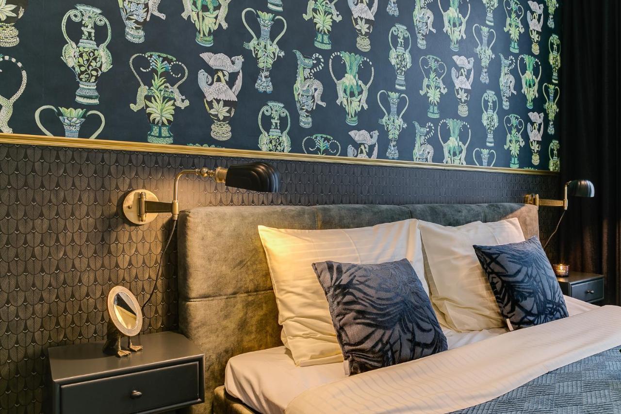 Brasss Hotel Suites Haarlem Eksteriør bilde A room at the hotel